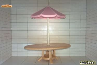 Стол овальный с зонтом по центру